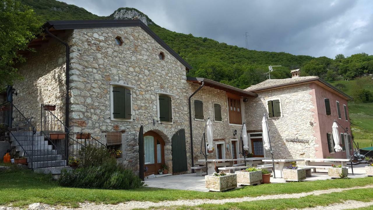 Agriturismo Lusani Caprino Veronese Eksteriør billede