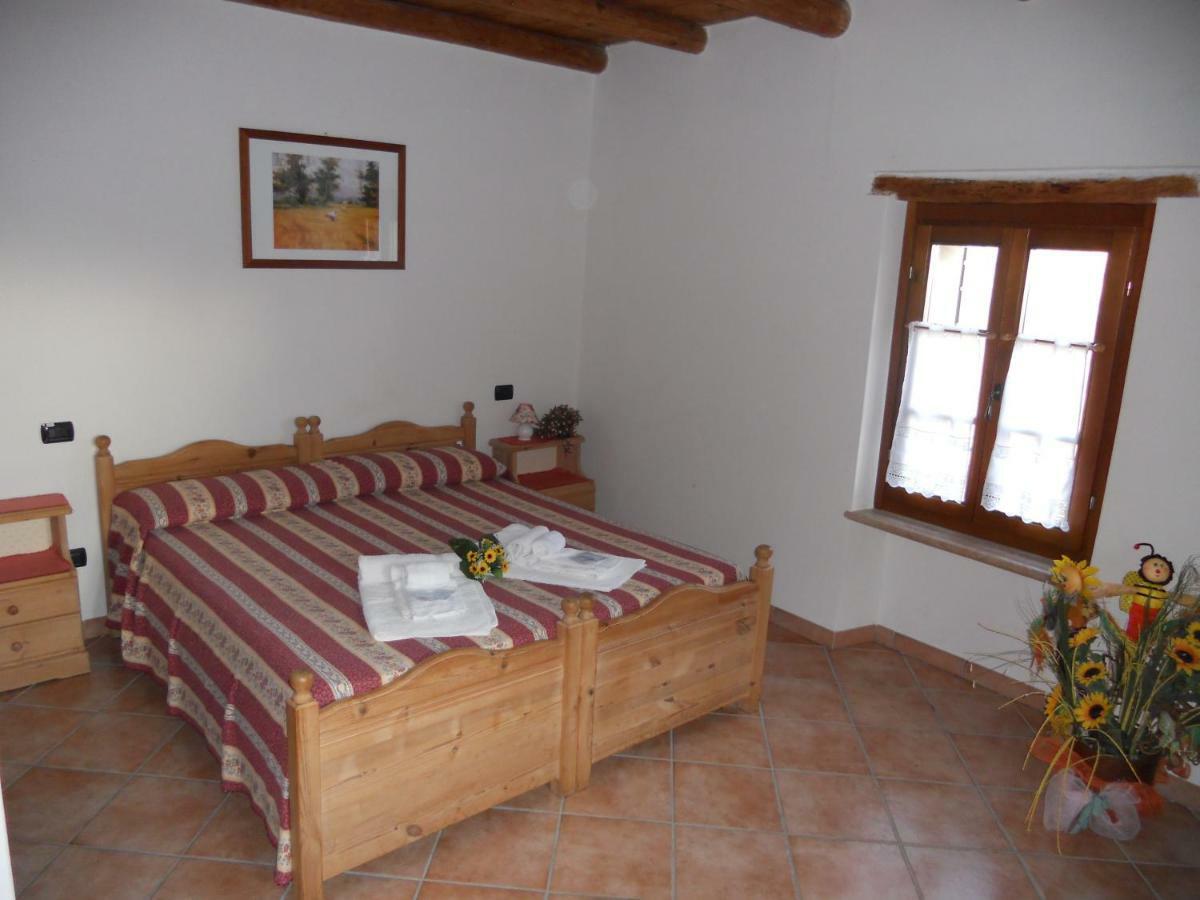 Agriturismo Lusani Caprino Veronese Eksteriør billede
