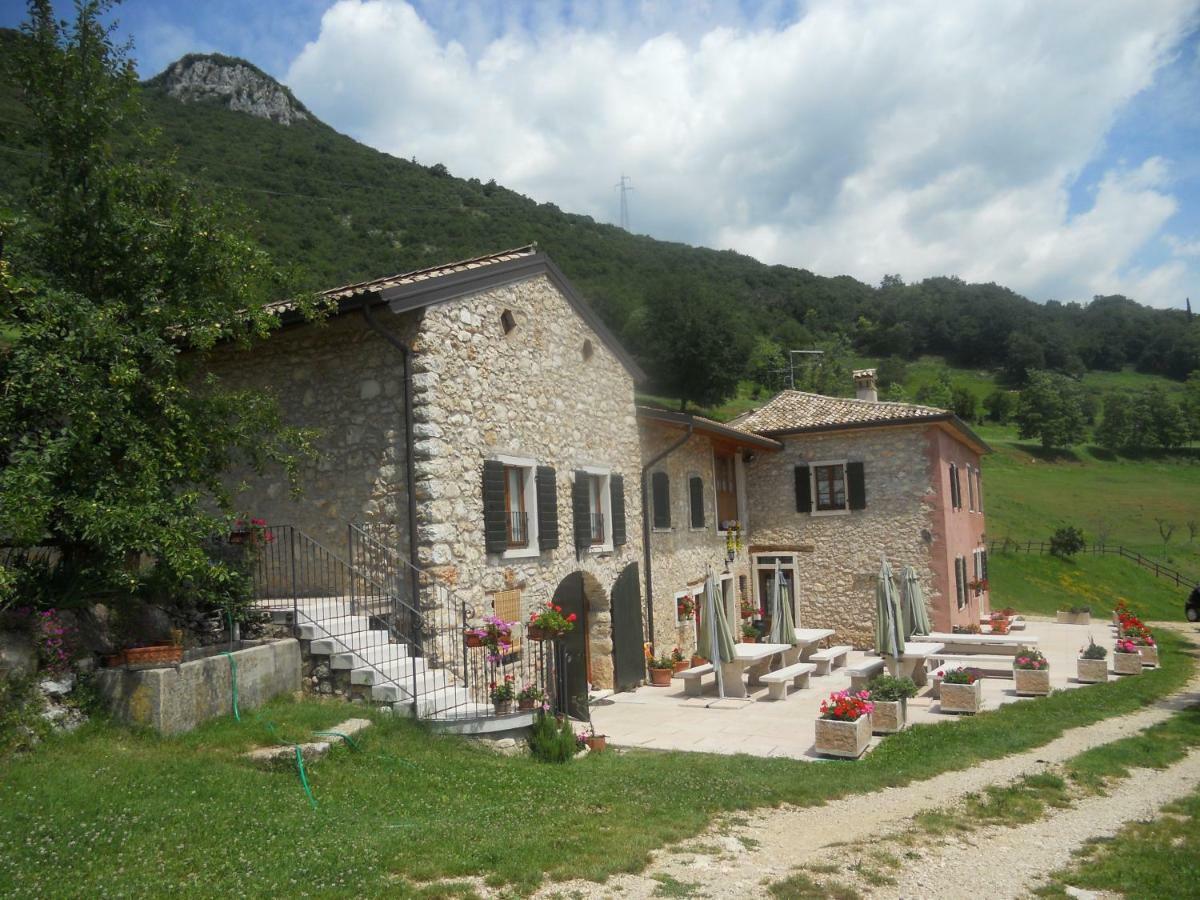 Agriturismo Lusani Caprino Veronese Eksteriør billede