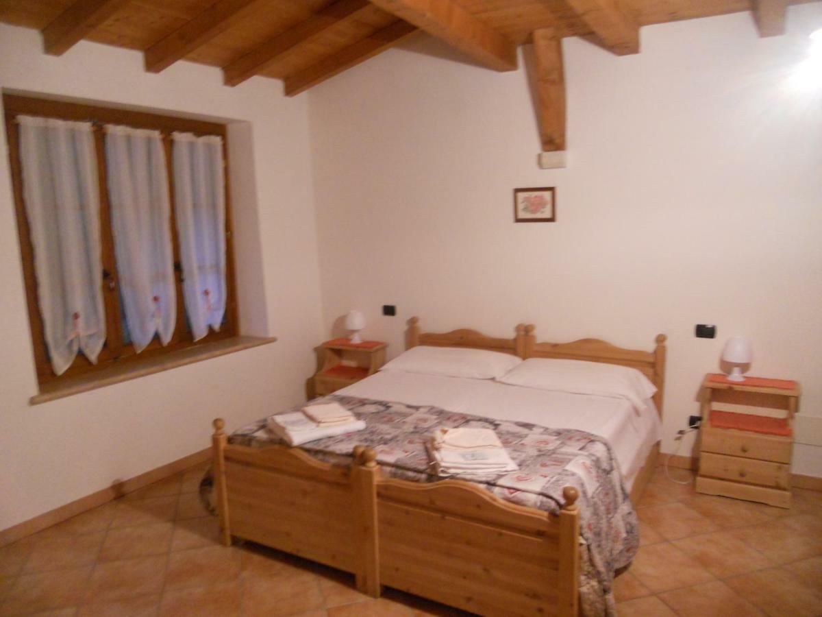Agriturismo Lusani Caprino Veronese Eksteriør billede