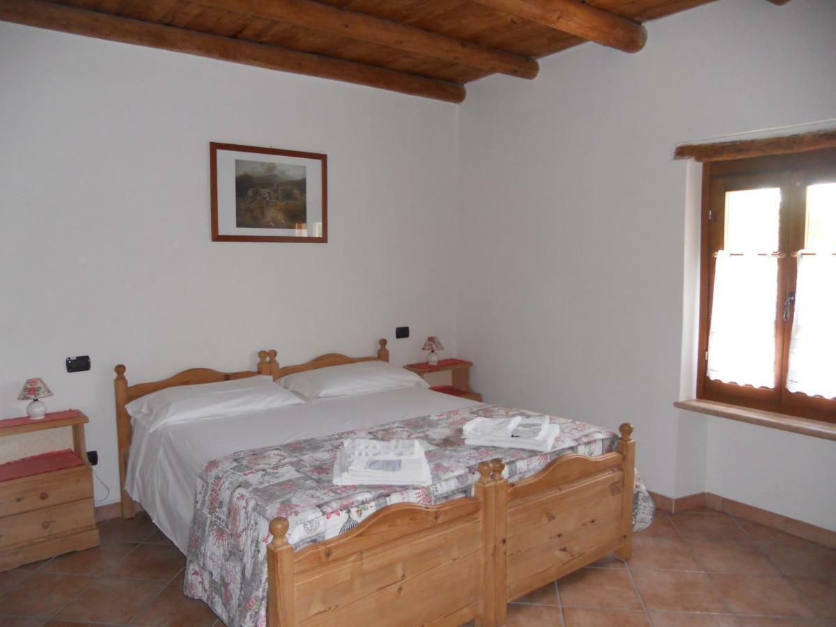Agriturismo Lusani Caprino Veronese Eksteriør billede